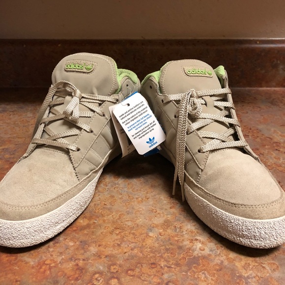 Adidas - Picture 3 of 5